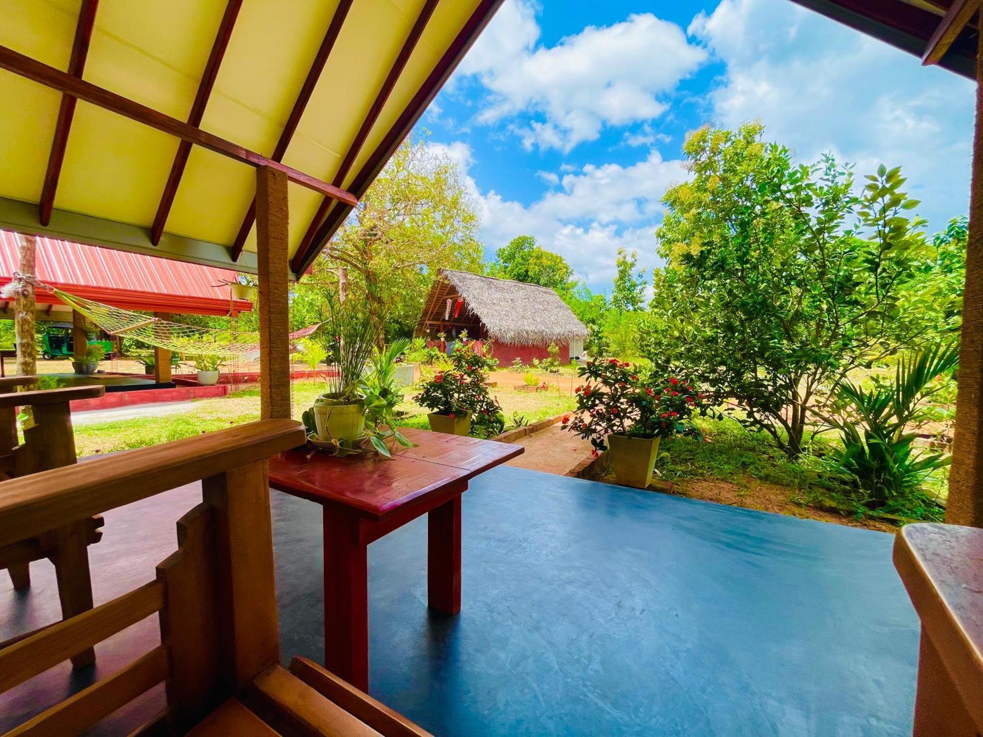 Sigiri Enaya Cottage Sigiriya Exteriör bild